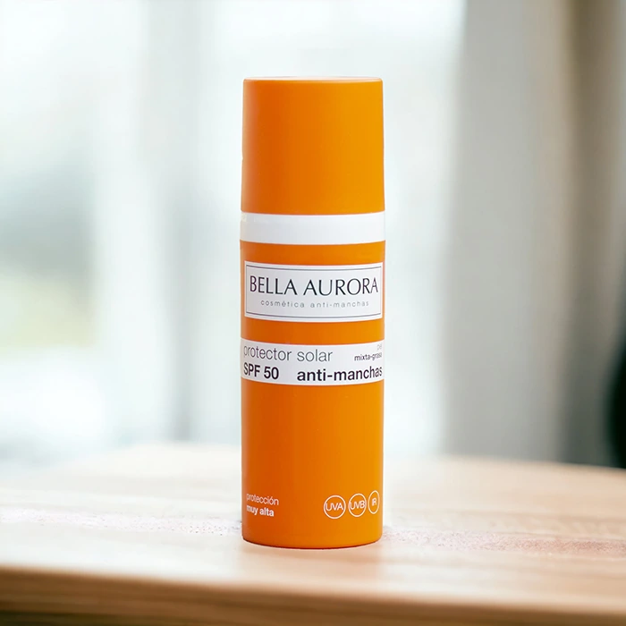 Protection solaire anti-taches SPF50+ Peau mixte/grasse