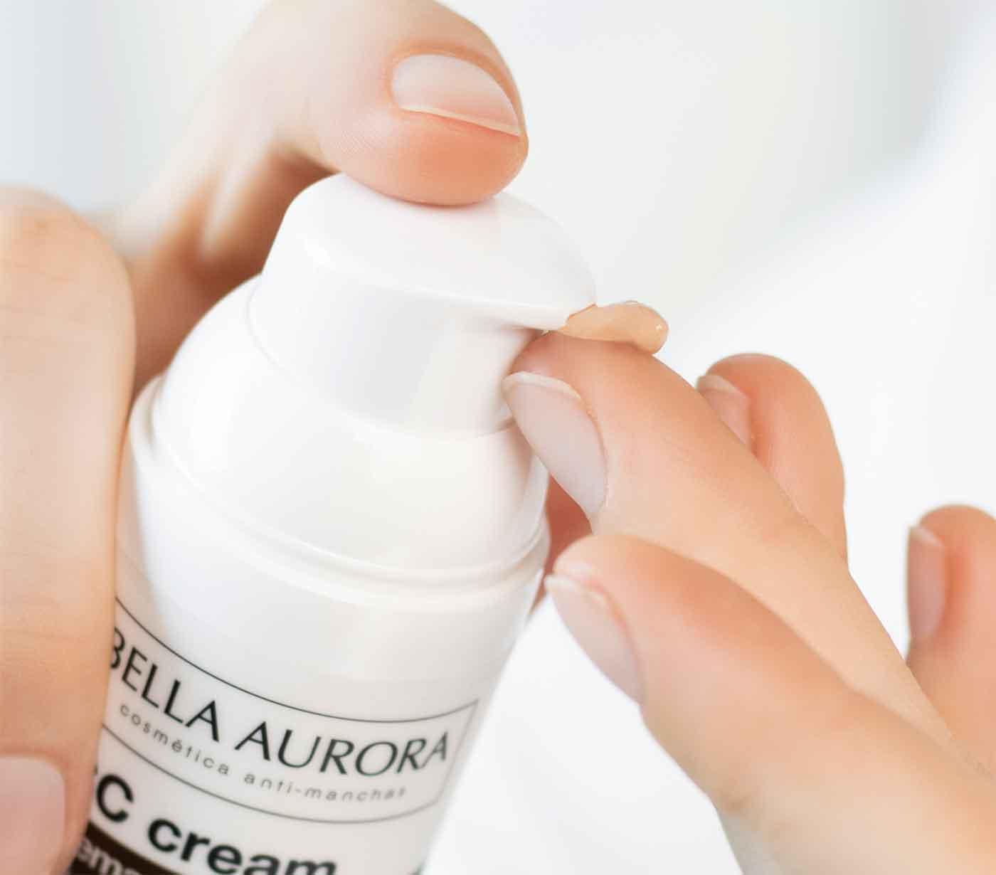 CC Cream Crème teintée anti-taches Ton clair SPF50+