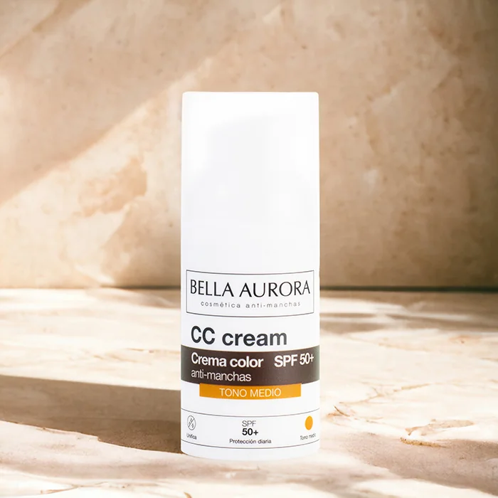 CC Cream Crème teintée anti-taches Ton moyen SPF50+
